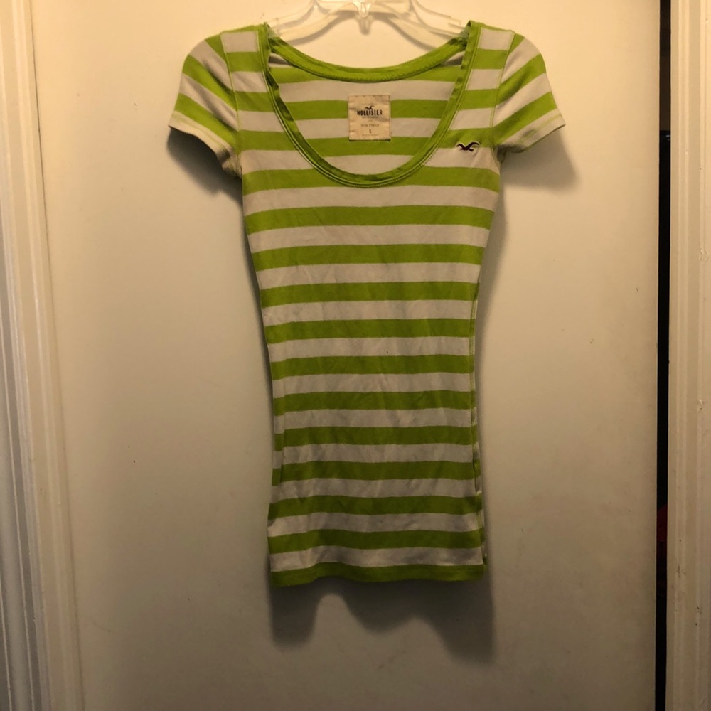 Form fitting short sleeve